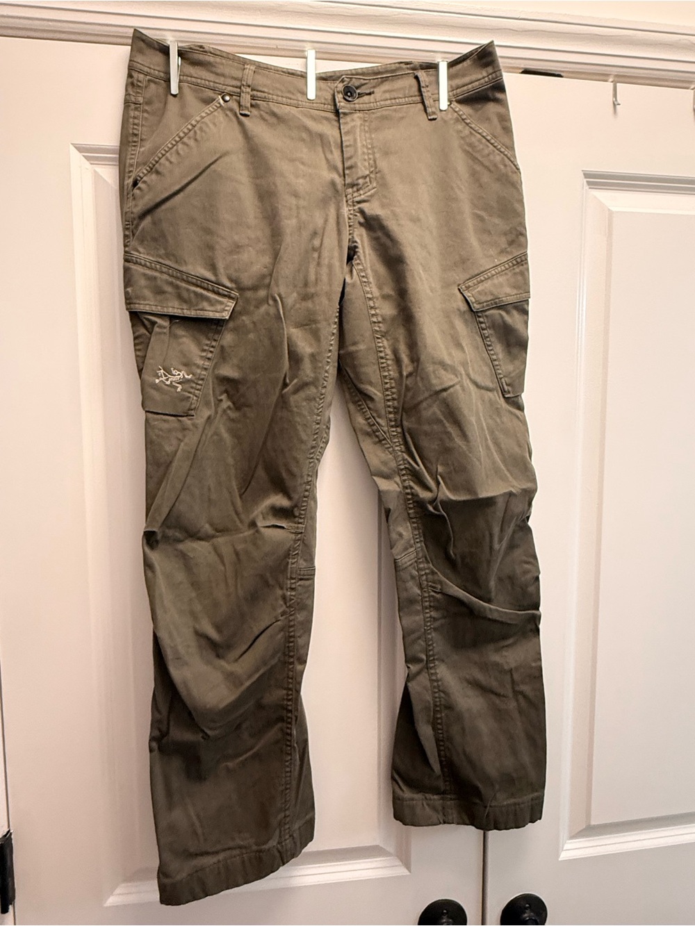 Arc'teryx Women's Olive Cargo Pants Trim Fit Size 8